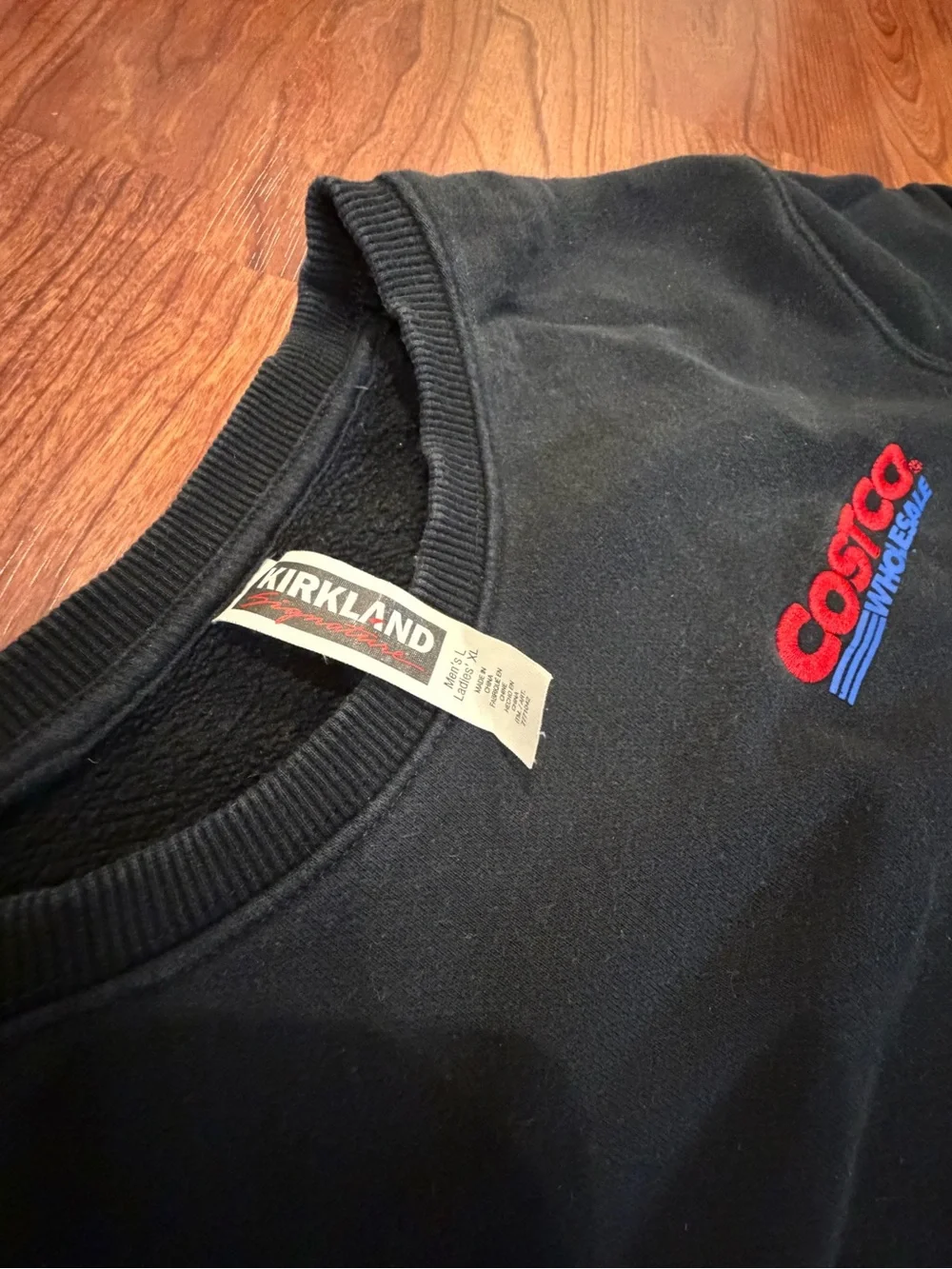COSTCO Men’s Large Ladies XL  Black Crewneck Sweatshirt